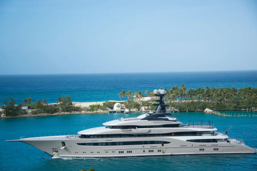 Yacht di lusso: caratteristiche e modelli a confronto