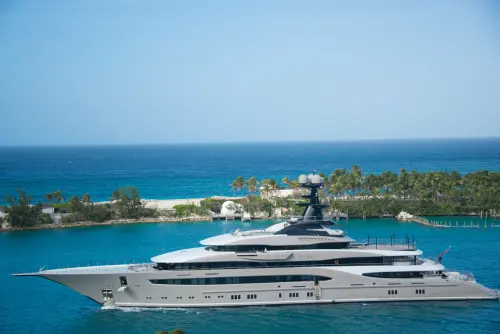 Yacht di lusso: caratteristiche e modelli a confronto