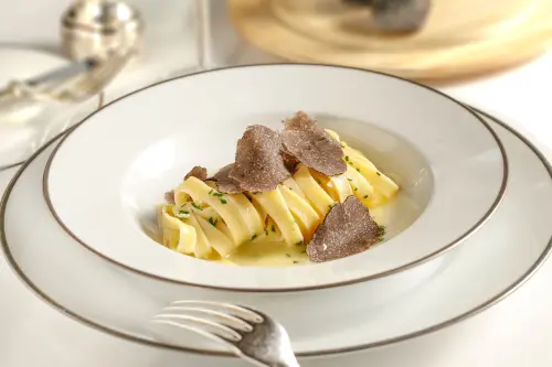 Tartufo bianco e ingredienti gourmet pregiati