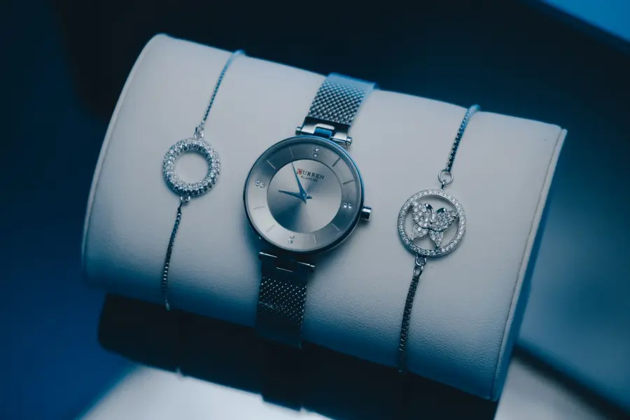 Orologi gioiello donna: meccanica e gemme