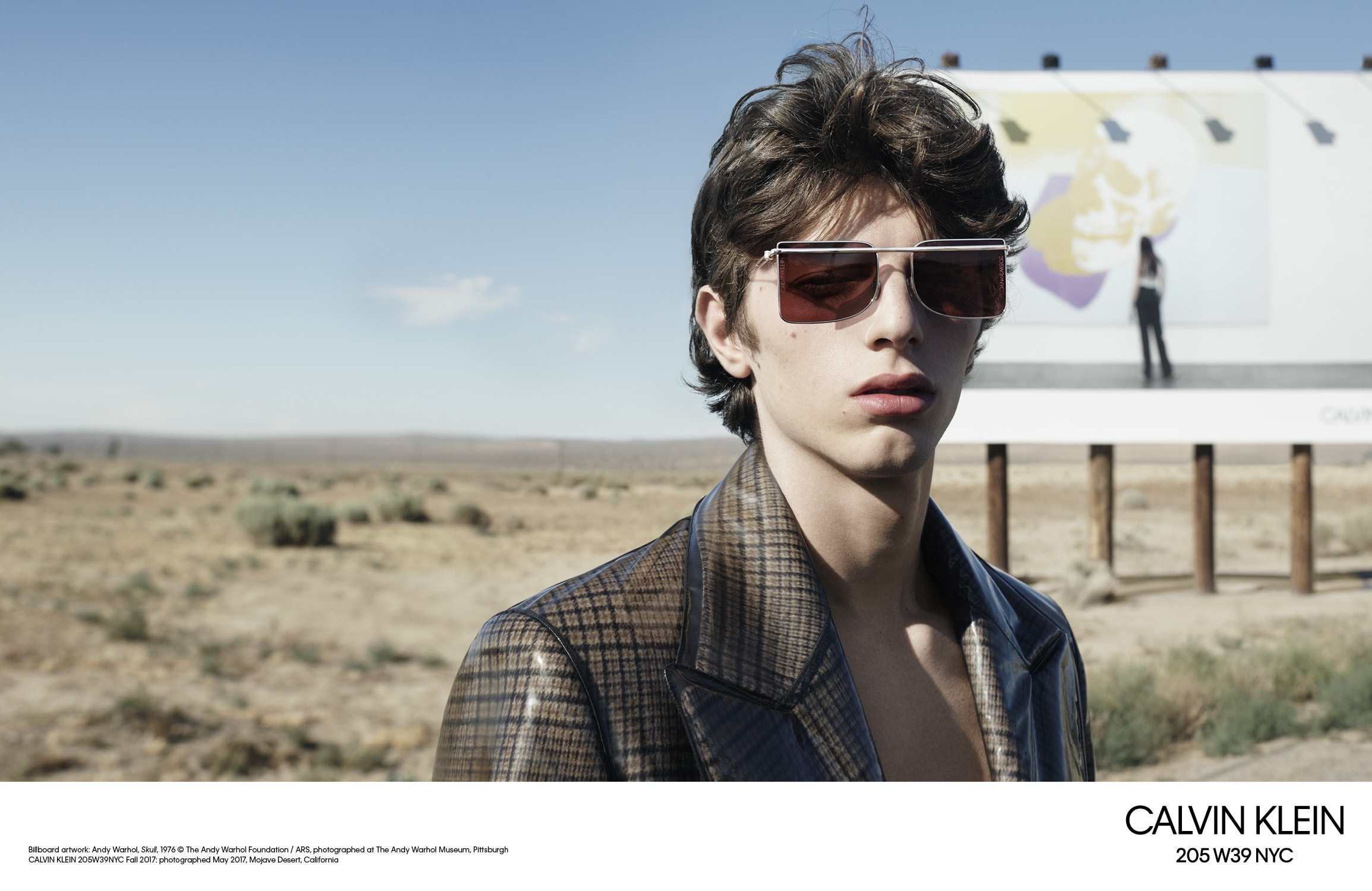 Calvin Klein presenta la linea 205W39NYC con una campagna multimediale